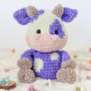 Clementine the Cow Amigurumi Crochet Pattern - English, Dutch, German, Spanish, French